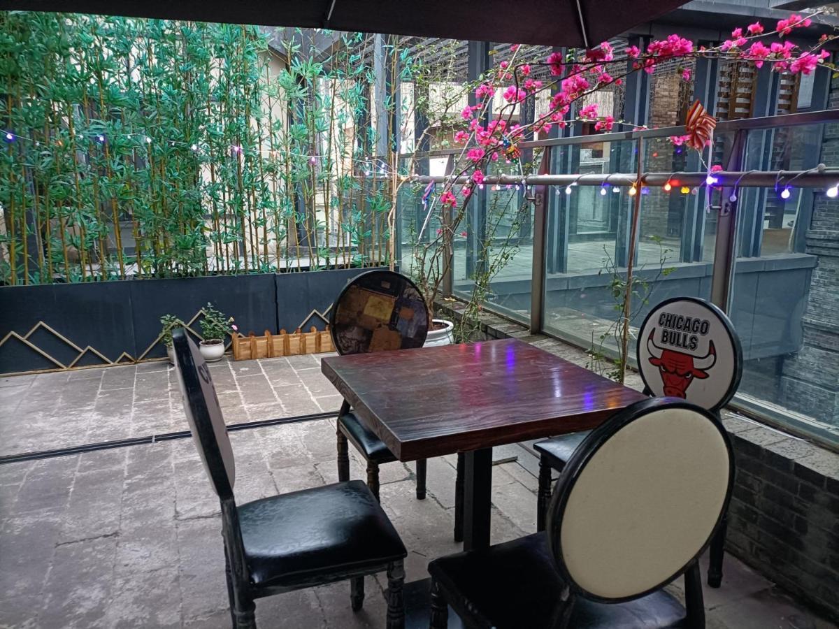 Riverside International Youth Hostel阅江老院青年旅舍 Çongçing Dış mekan fotoğraf