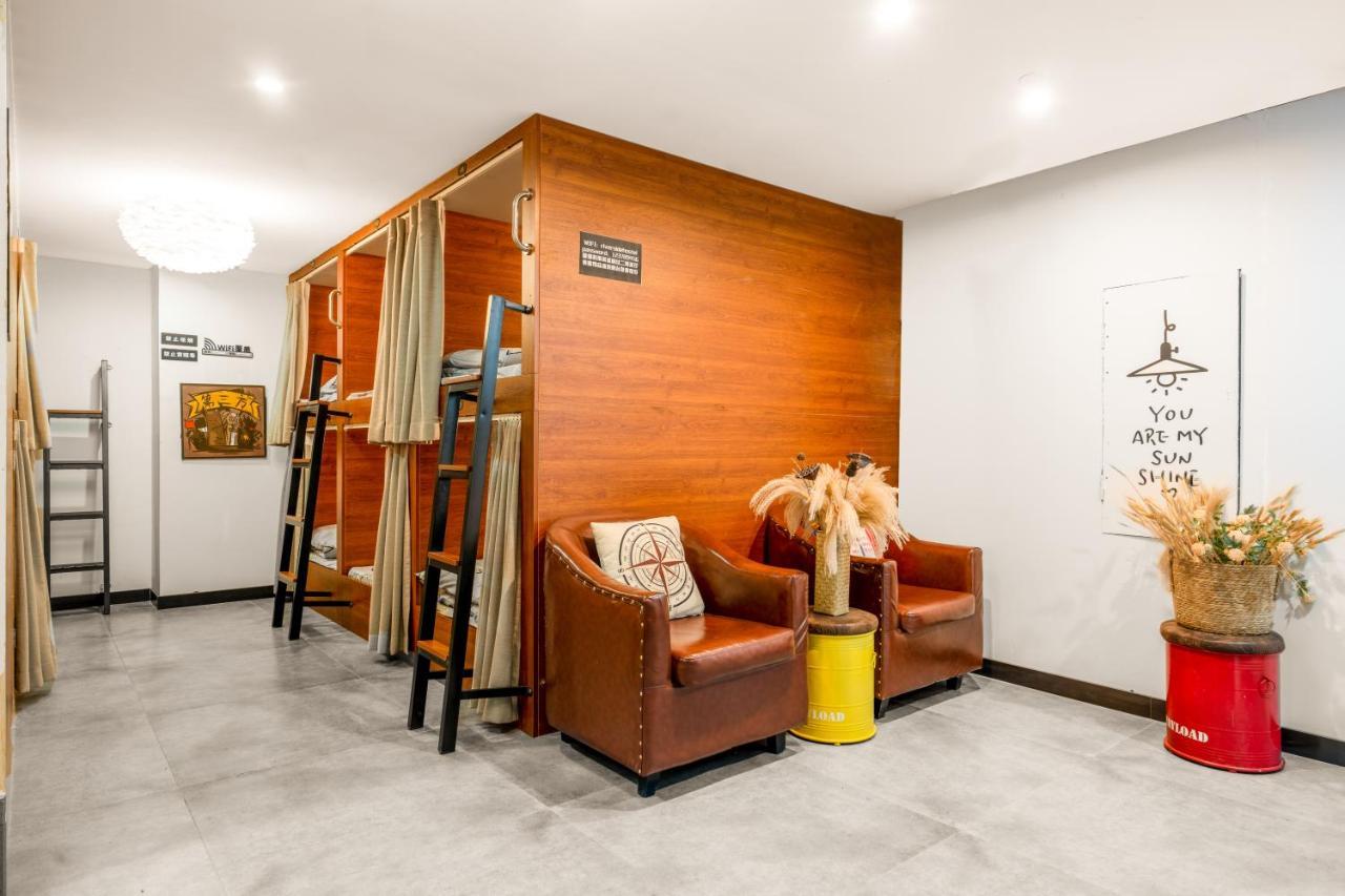 Riverside International Youth Hostel阅江老院青年旅舍 Çongçing Dış mekan fotoğraf