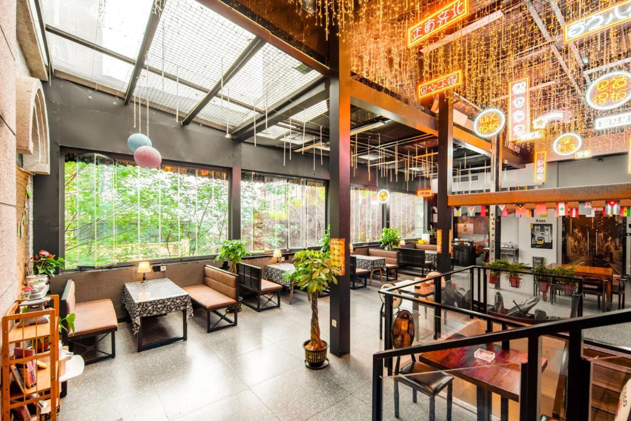 Riverside International Youth Hostel阅江老院青年旅舍 Çongçing Dış mekan fotoğraf